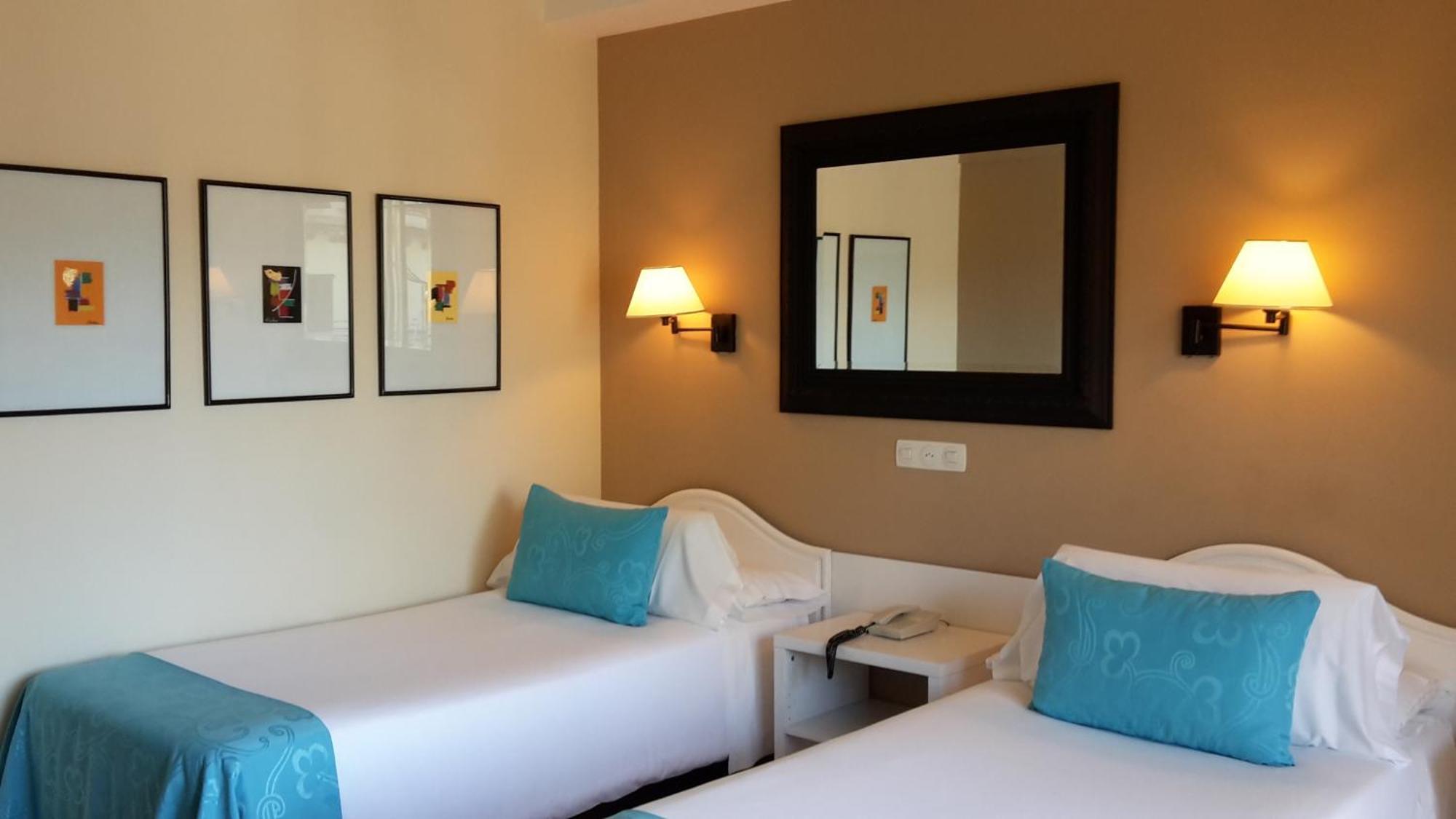 Basic triple room 2 or 3 beds balcony,124476984:JPEG